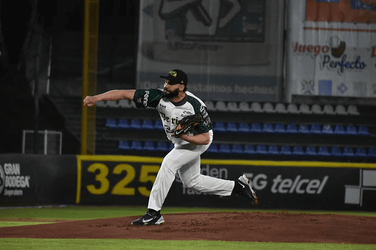 Gabriel Ynoa llegó a cinco triunfos con Pericos