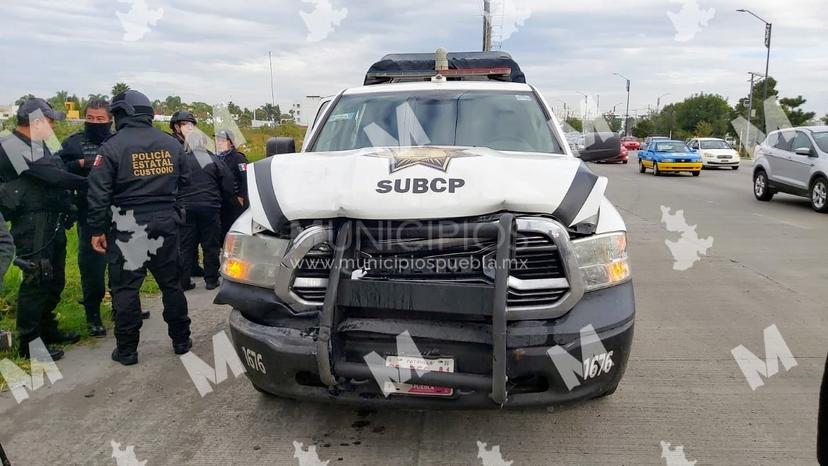 Patrullas de la policía estatal chocan en el Periférico