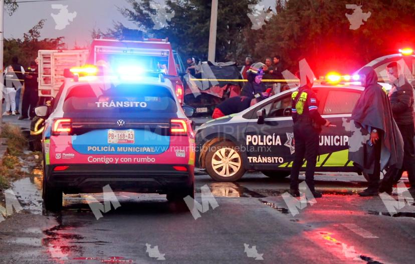 Hombre se cuelga de torre de alta tensión en Puebla capital