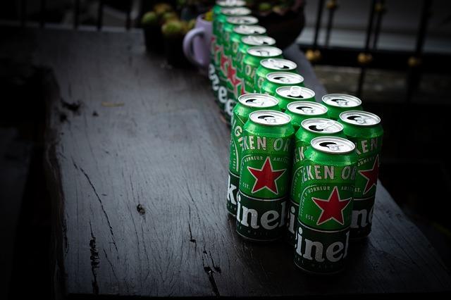 Heineken regalará cervezas a quien apoye a restauranteros y meseros