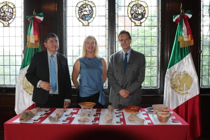 México recupera 20 piezas arqueológicas donadas por estadounidenses