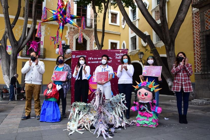 Ayuntamiento de Puebla premia talento poblano en elaboración de piñatas