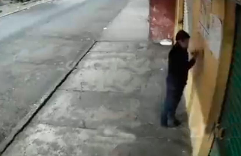 VIDEO Delincuentes dejan mensajes de amenaza a comerciantes de Tecamachalco