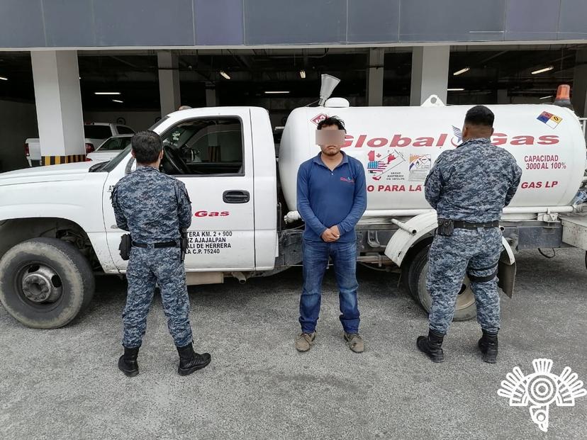 Lo detienen en Tepeaca por trasladar combustible