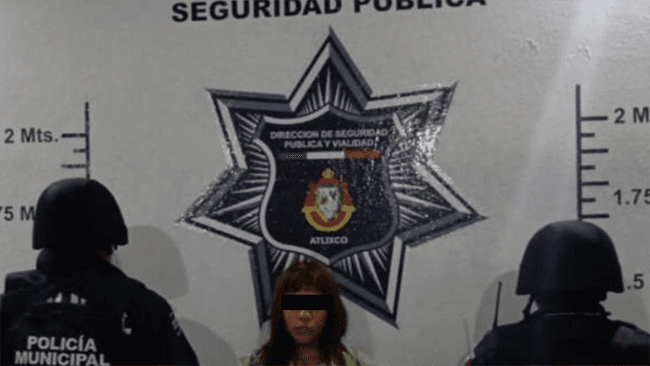 Detienen a mujer por fumar pipa con droga en calles de Atlixco