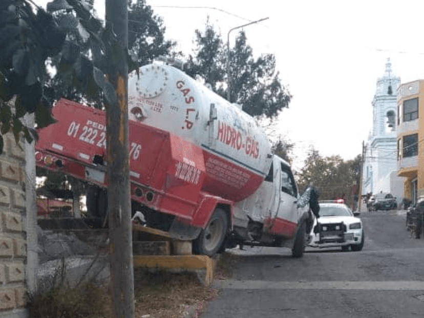 Guardia Nacional asegura pipa con gas LP robado en Tepeaca