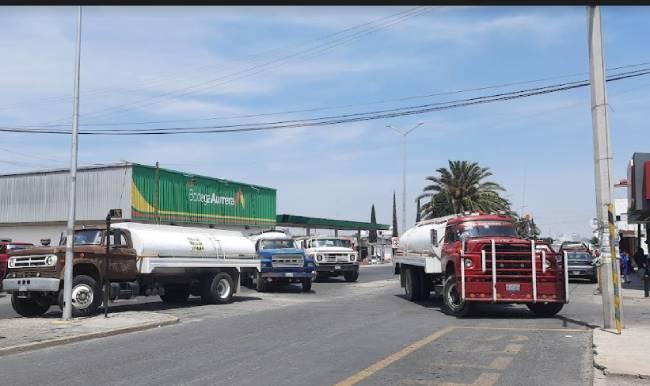 En Tecamachalco piperos bloquean la Puebla-Tehuacán en demanda de seguridad 