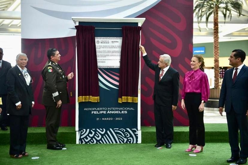 Devela placa el presidente Andrés Manuel López Obrador