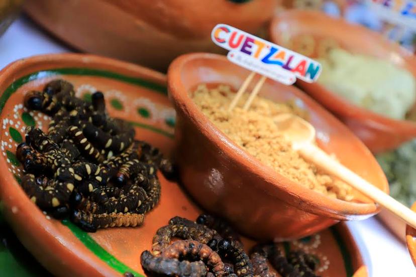 Promociona Puebla gastronomía de Pueblos Mágicos y su mezcal