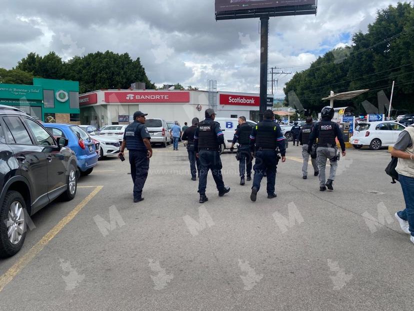 Disparan contra un hombre afuera de Plaza Dorada