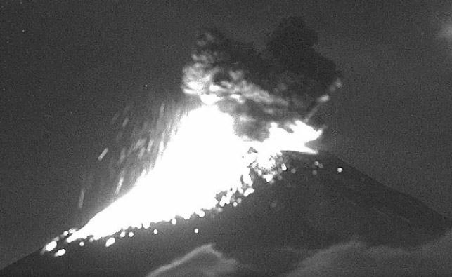 VIDEO Registra Popocatépetl 9 explosiones en un día