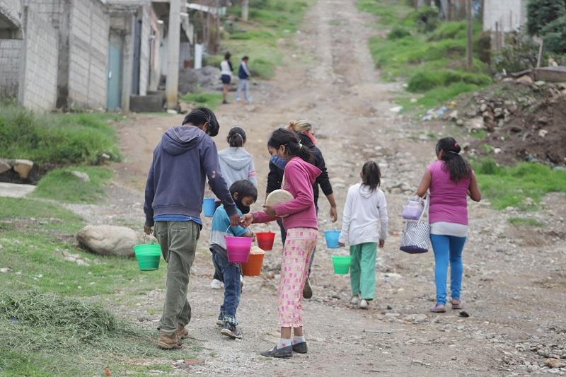 Pese a baja en pobreza, aumentó carencia de seguridad social, acusan