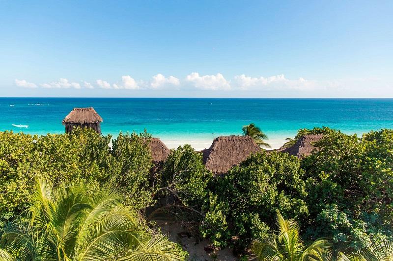 Aseguran al club de playa Poc Na en Tulum por dañar al ambiente