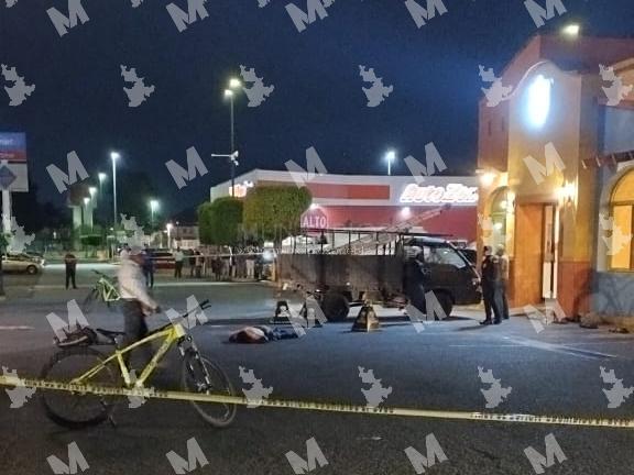 Acribillan a un expolicía estatal en Peri Plaza