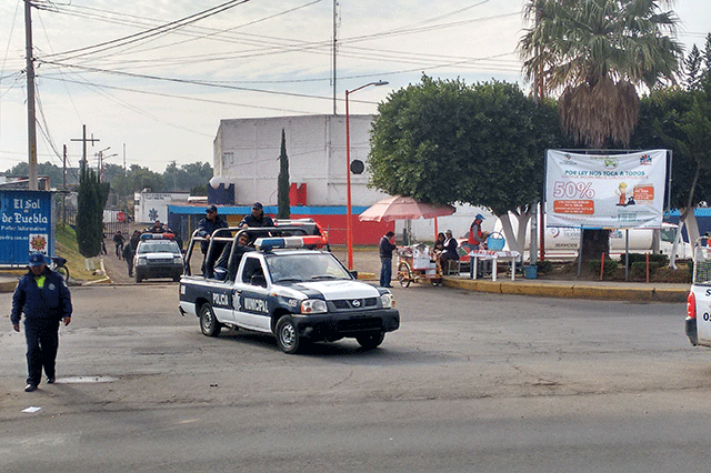 Síndico de Texmelucan denuncia ante la FGE a policías