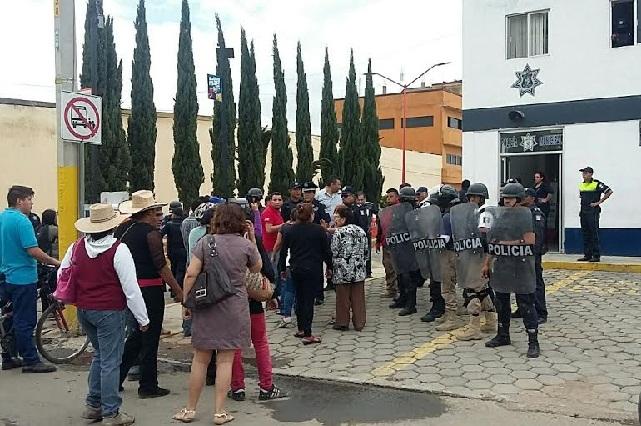 Impiden en Cocoyotla que comuna expropie terreno para vaso regulador