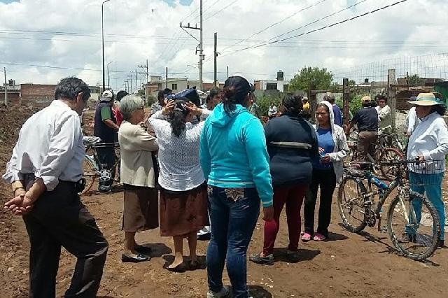 Impiden en Cocoyotla que comuna expropie terreno para vaso regulador