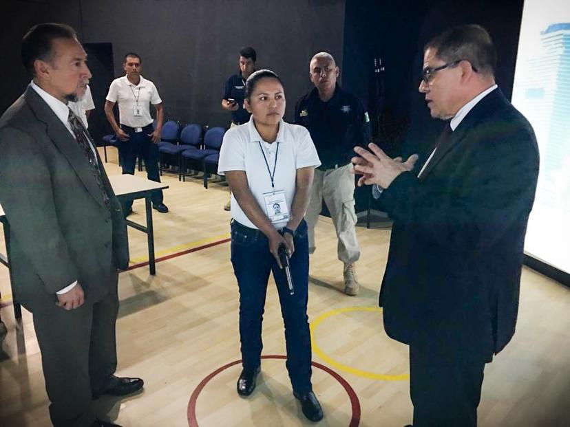 Embajada de Estados Unidos entrena a policías poblanos