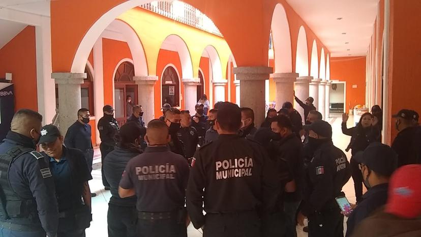 Paran labores elementos de la policía municipal de Ajalpan