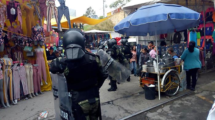 Operativo en tianguis de Texmelucan genera alarma entre compradores