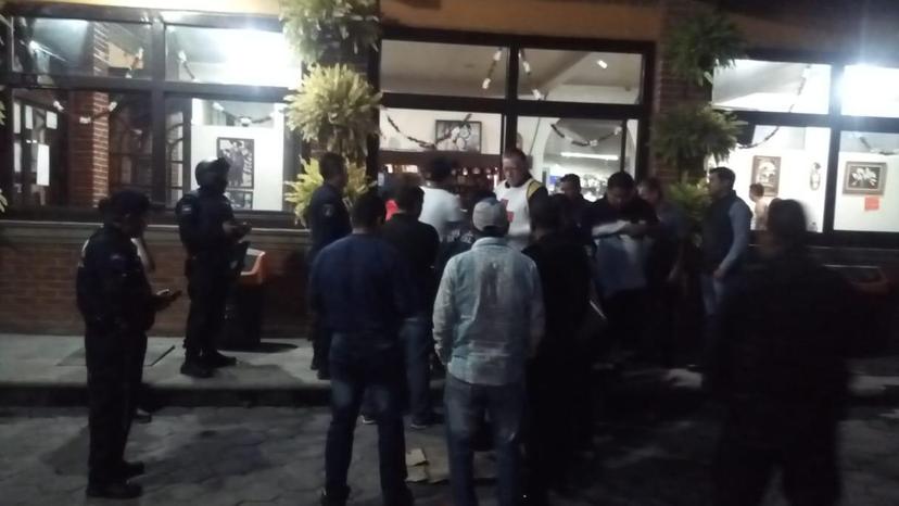 Comando asalta a comensales de Pollos Chiltepec en Amozoc