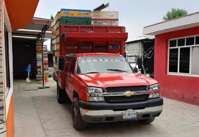 Roban camioneta cargada con pollo vivo en Tecamachalco