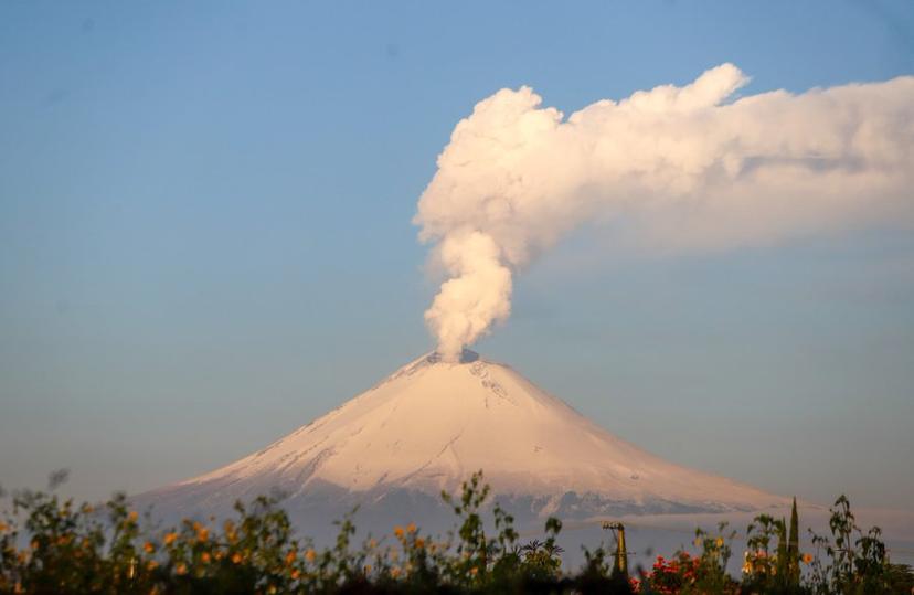 Clases continúan a pesar de aumento de ceniza por el Popocatépetl