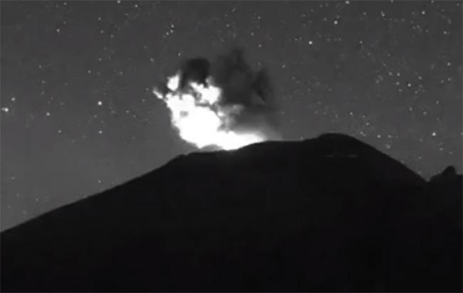 Volcanes del mundo se activan en una misma noche, incluido el Popocatépetl