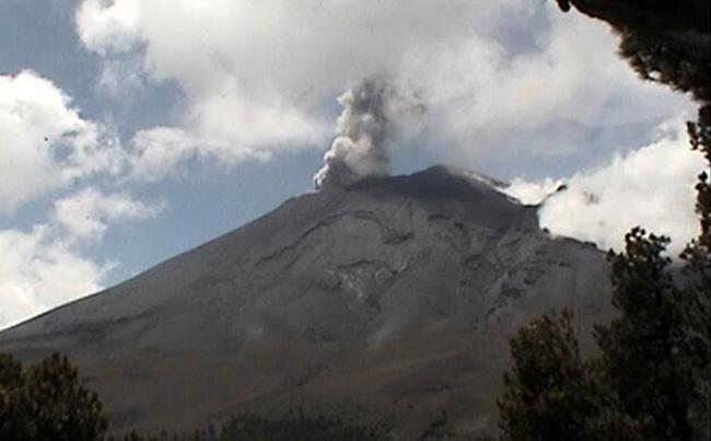 Popocatépetl emite 186 exhalaciones