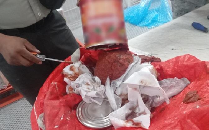 No es broma: ocultan droga cristal en latas de salsa para pizza