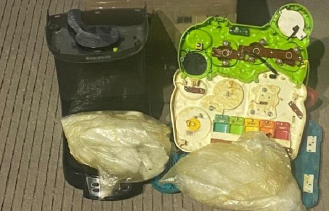 Casi un kilo de cristal incautan en juguete y cafetera en Culiacán