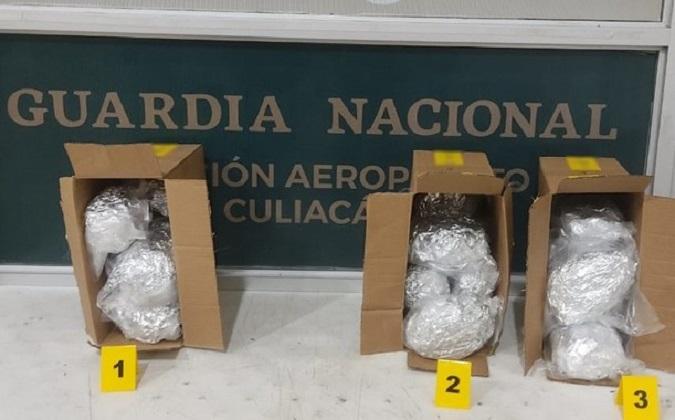 Frenan envío de droga cristal afuera del aeropuerto de Culiacán