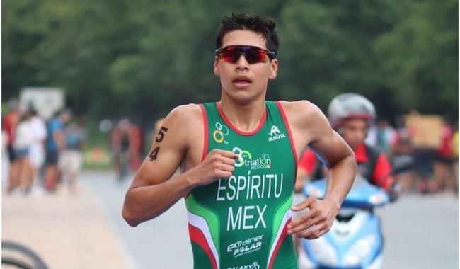 Jesús Espíritu asiste a Copa Mundial de Triatlón Hong Kong 2024