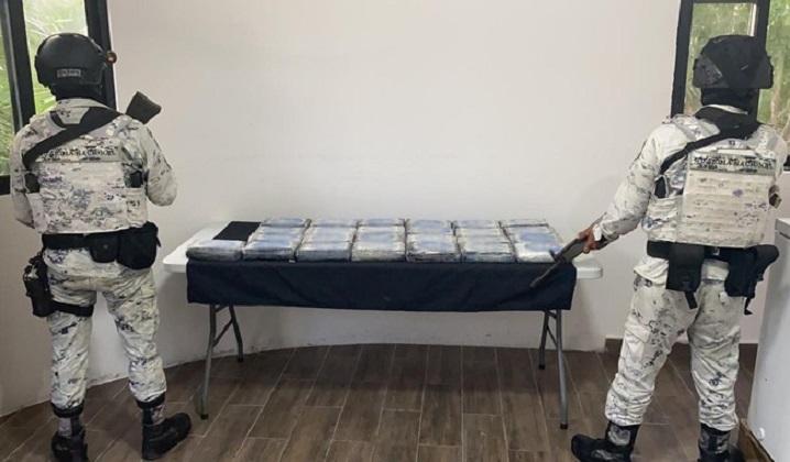 Encuentran 25 kilos de cocaína entre los arrecifes de Tulum