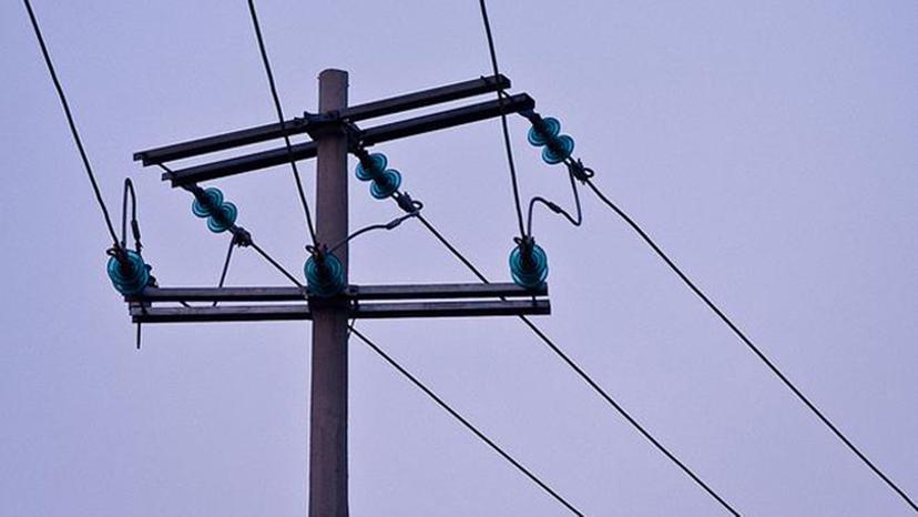 Se roban postes de luz en Periférico y bulevar Carmelitas