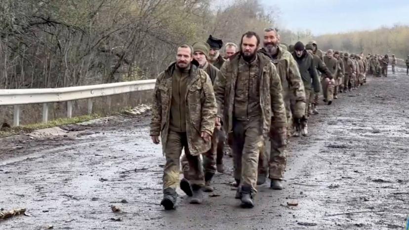 Rusia y Ucrania inician intercambio de prisioneros; liberaron a 700 personas 