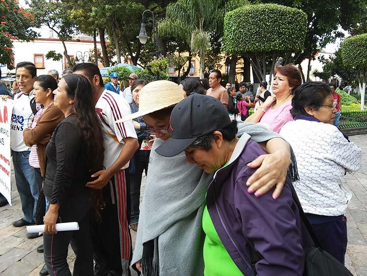 Protestan en Atlixco en apoyo a normalistas de Ayotzinapan