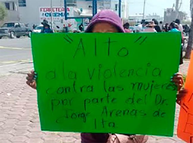 Protestan por malos tratos en el Hospital General de Tepeaca