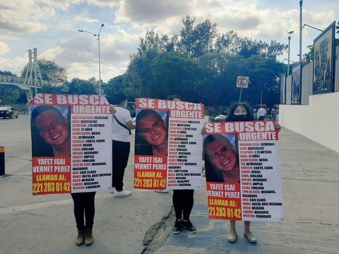 Familia y amigos protestan frente a la Fiscalía por la desaparición de Yafet