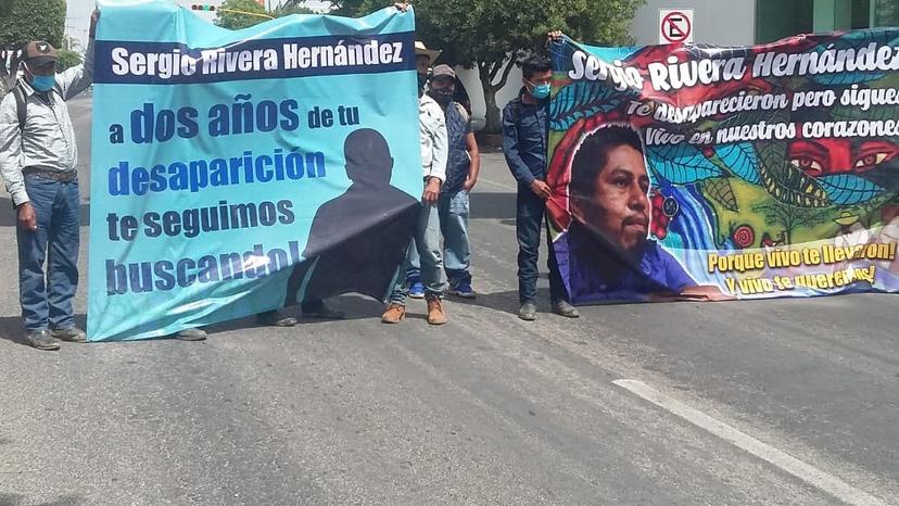 Protestan a dos años de desaparición de activista de la Sierra Negra