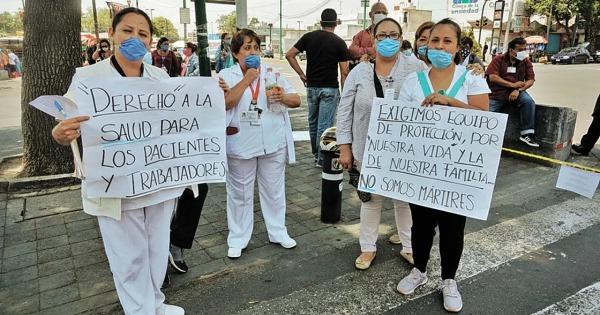 Claman Queremos Vacunas trabajadores en Clínica 12 de Cholula