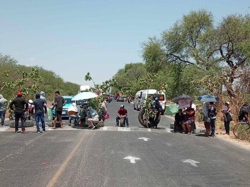 Retiran bloqueo de la carretera Tehuacán-Teotitlán