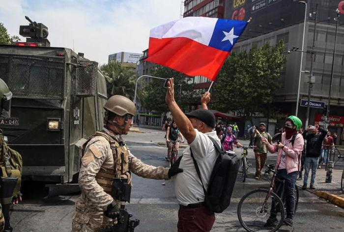 Santiago de Chile, en toque de queda total por protestas