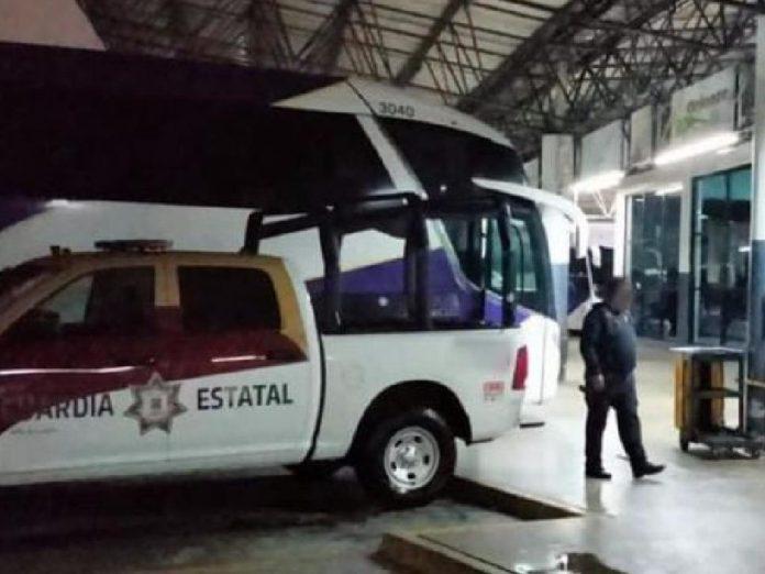 Comando armado bajan a pasajeros de autobús en Tamaulipas