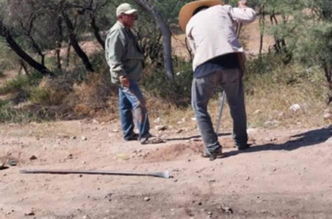 Particular cierra paso a panteón de Ahuehuetitla y evita obras