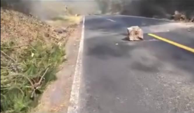 Cierran la Federal México-Tuxpan por incendio forestal y caída de rocas