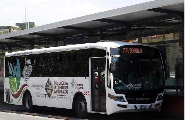 Mujer pierde el pulgar al quedar atrapada en puertas de una unidad de RUTA