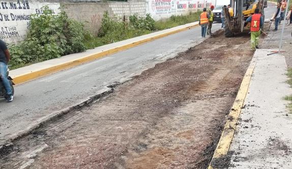 A menos de un mes de inaugurada la obra, levantan pavimento de bulevar en Atlixco