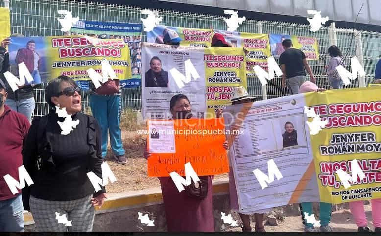 Se manifiestan familiares de Jennifer Moya en Casa de Justicia de Tecamachalco