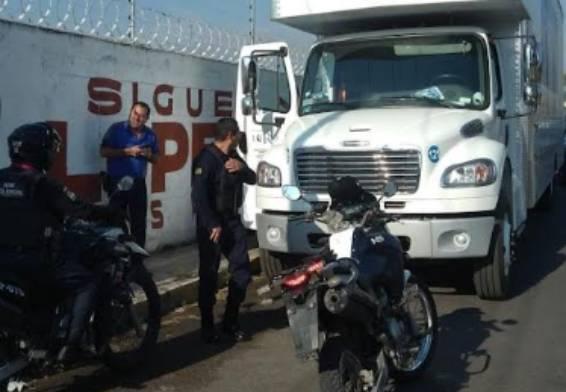 Policías de Texmelucan recuperan un camión cargado con colchones